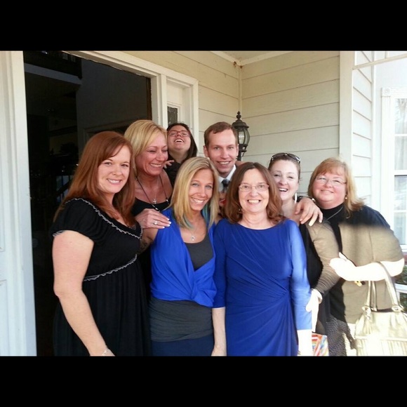 Meet your Posher, Amanda - Picture 8 of 8